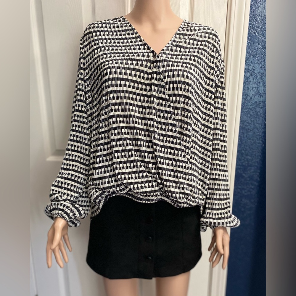 Seven7 Black and White Patterned Blouse